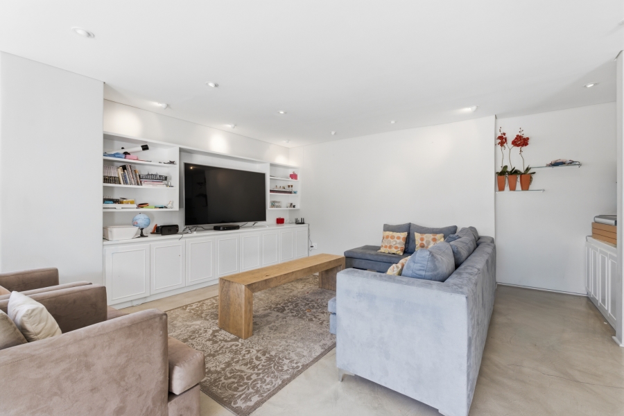 To Let 4 Bedroom Property for Rent in Sea Point Western Cape